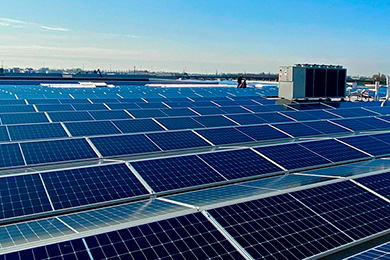 Scope 12 zonnepanelen Steeds vaker schrijven verzekeraars een formele scope 12 inspectie voor. En gelukkig zien ook onze klanten het belang van kwaliteit steeds vaker in. Lens inspecteert zelf het opgeleverde werk aan de hand van de geldende normen en eisen van fabrikanten van gebruikte materialen. Voor officiële scope 12 inspecties huren wij gecertificeerde bedrijven in. Scope 12 zonnepanelen
